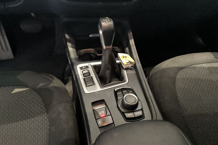 宝马1系 2017款 118i 时尚型中控内饰18