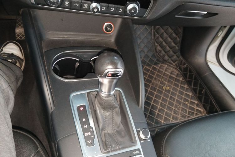 奥迪A3 2015款 Limousine 35 TFSI 百万纪念舒享型中控内饰18