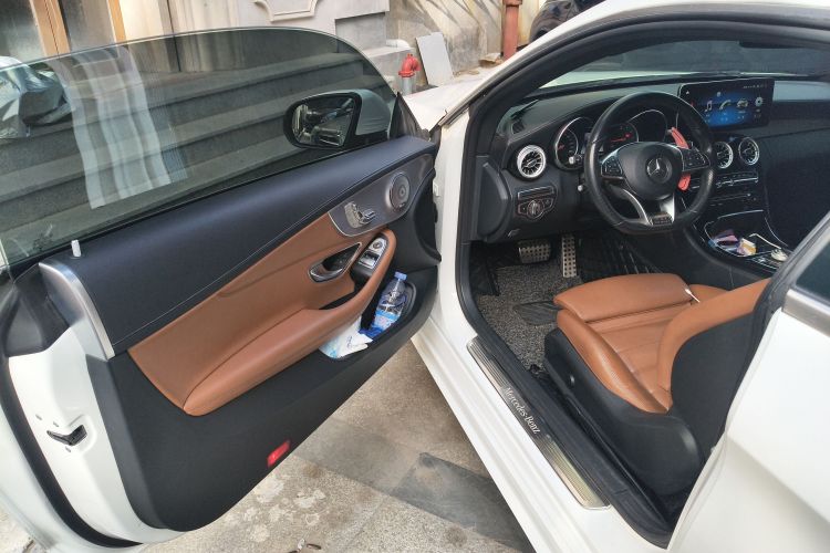 奔驰C级(进口) 2017款 改款 C 200 轿跑版中控内饰20