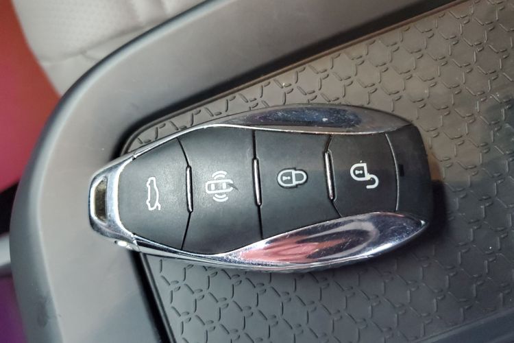 红旗EH7 2024款 690 Pro中控内饰11