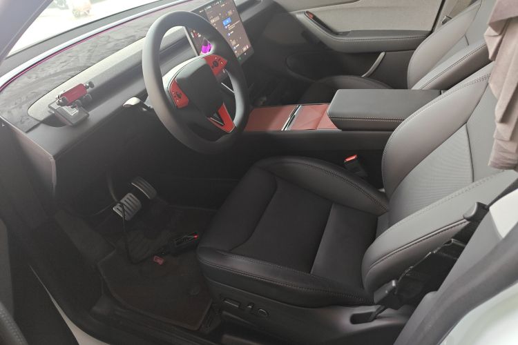 特斯拉 Model Y 2025款 后轮驱动版局部细节19