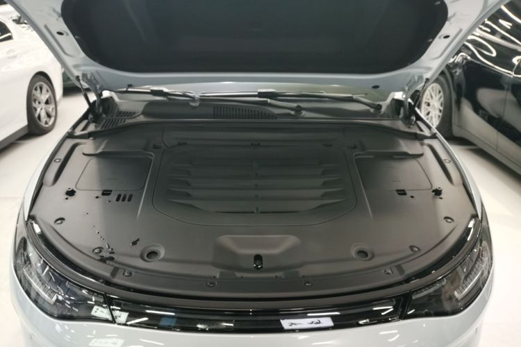 零跑汽车 零跑C01 2024款 纯电 525尊享版机舱底盘24