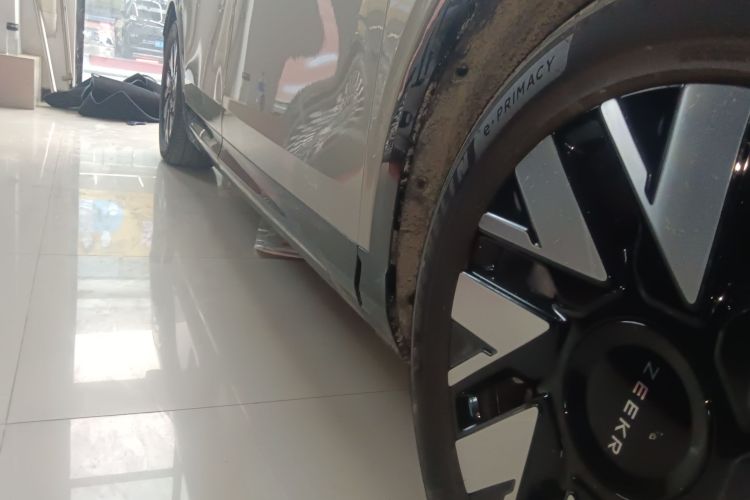 极氪MIX 2025款 长续航智驾版局部细节9001