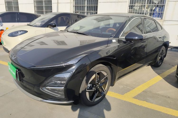 五菱汽车 五菱星光 2025款 610km 智能旗舰型车身外观4