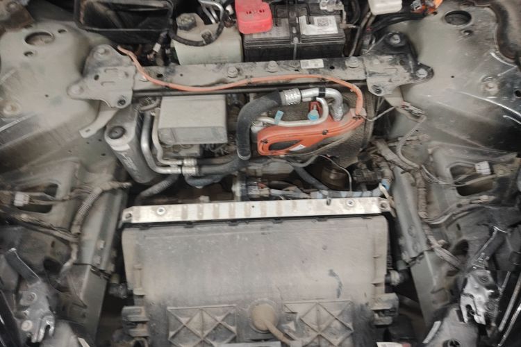 特斯拉 Model 3 2020款 Performance高性能全轮驱动版机舱底盘24