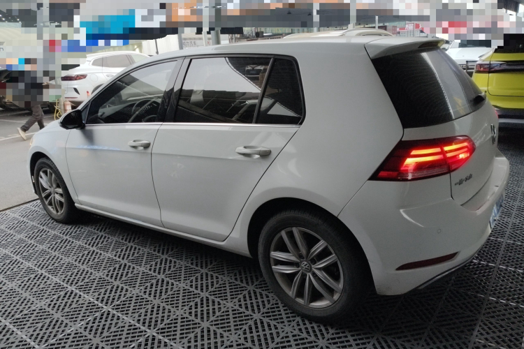 大众 高尔夫 2018款 1.6L 自动舒适型车身外观4