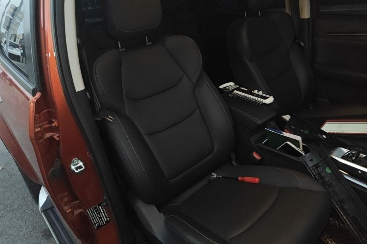 五十铃 D-MAX 2021款 1.9T自动四驱柴油Global引领型RZ4E局部细节41