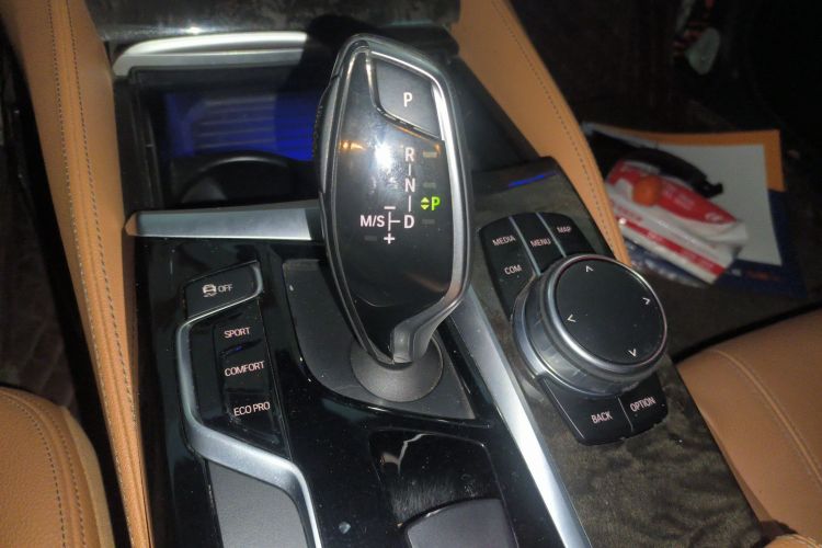 宝马5系 2018款 改款 530Li xDrive M运动套装局部细节18