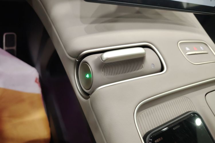 蔚来ES8 2023款 75kWh中控内饰18