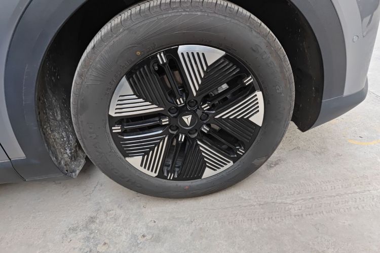 深蓝汽车 深蓝S05 2024款 510Max纯电版车身外观10