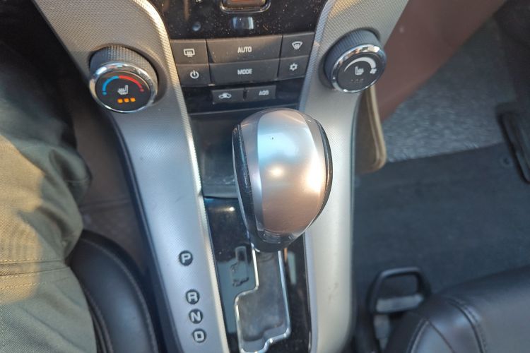 雪佛兰 科鲁兹 2013款 1.8L SX AT中控内饰18