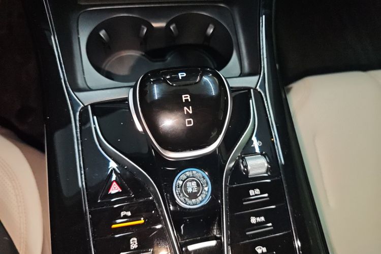 比亚迪 秦PLUS 2024款 荣耀版 DM-i 55KM领先型中控内饰18