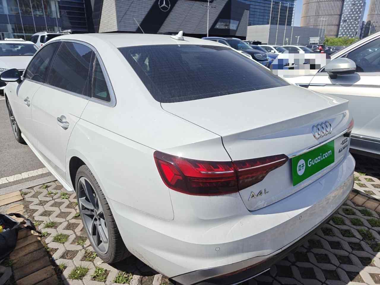 奥迪A4L 2024款 40 TFSI 时尚动感型(3)