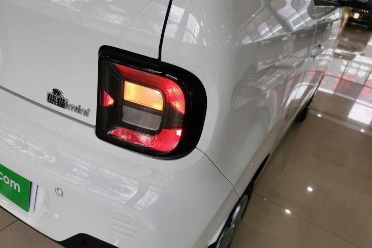 吉利银河 2024款 熊猫mini 200km 耐力熊车身外观9
