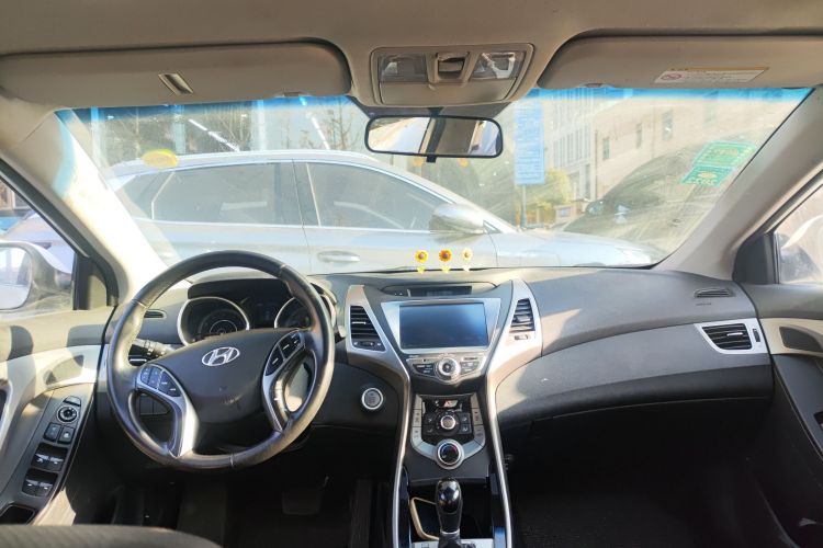 现代 朗动 2015款 1.6L 自动领先型中控内饰12