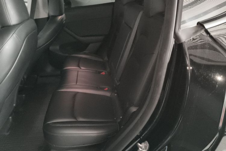 特斯拉 Model Y 2022款 改款 长续航全轮驱动版中控内饰21