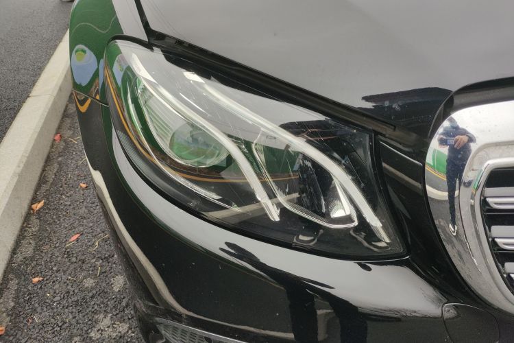 奔驰E级 2018款 改款 E 300 L 豪华型车身外观8