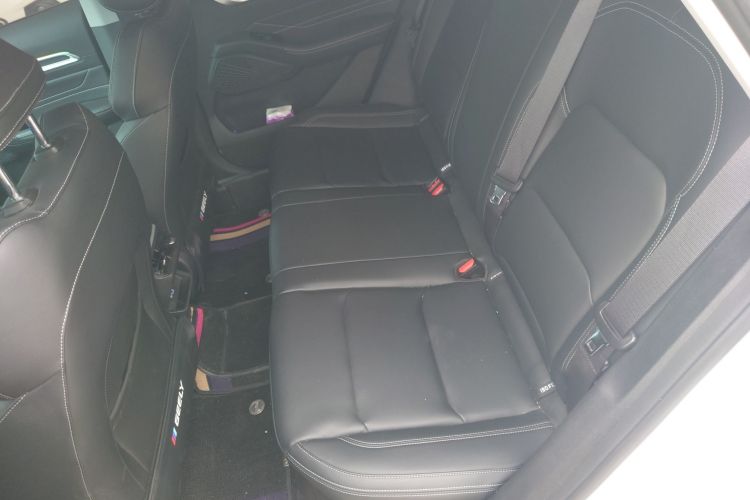 吉利汽车 帝豪 2025款 第4代 1.5L CVT尊贵型中控内饰21