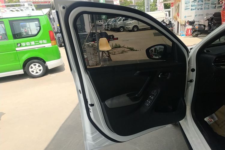 雪铁龙C3-XR 2021款 190THP DCT致尚版中控内饰7007