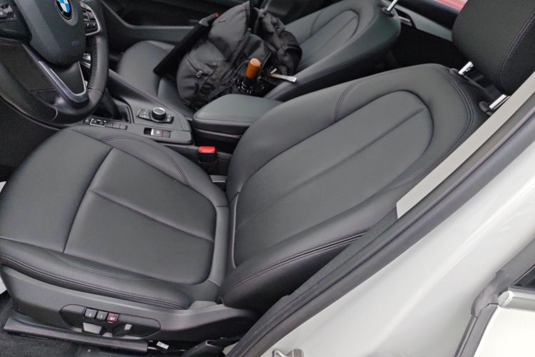 宝马X1 2018款 sDrive20Li 领先型中控内饰19