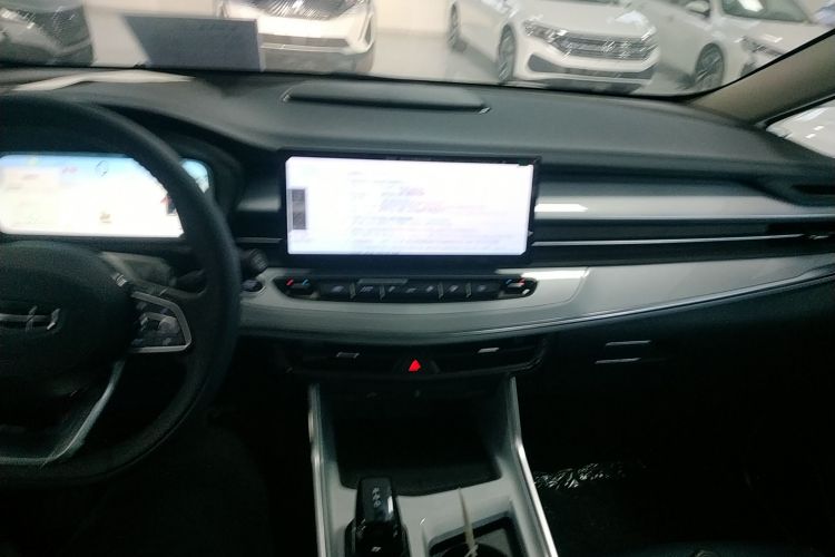 吉利汽车 2023款 嘉际L 1.5TD  DCT舒适型中控内饰7002