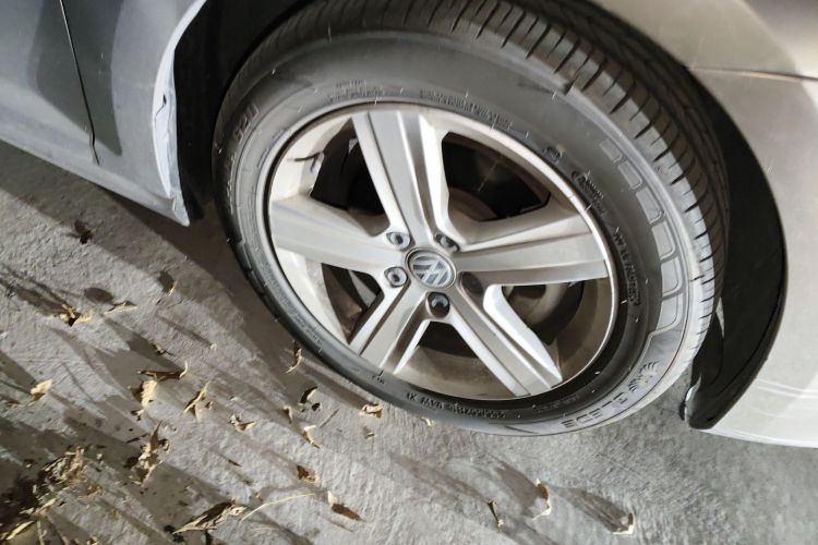 大众 高尔夫 2015款 1.4TSI 自动豪华型车身外观10