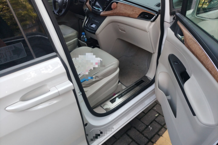 别克GL8 2018款 ES 28T 舒适型 国VI局部细节9005