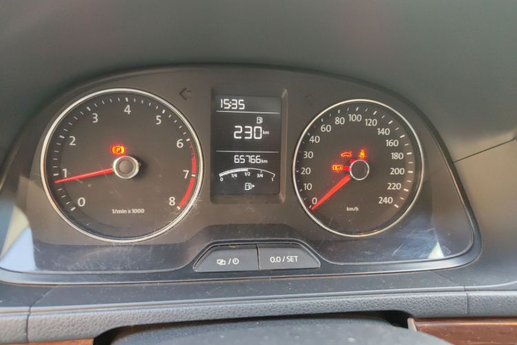 大众 朗逸 2013款 改款经典 1.6L 手动舒适版中控内饰15