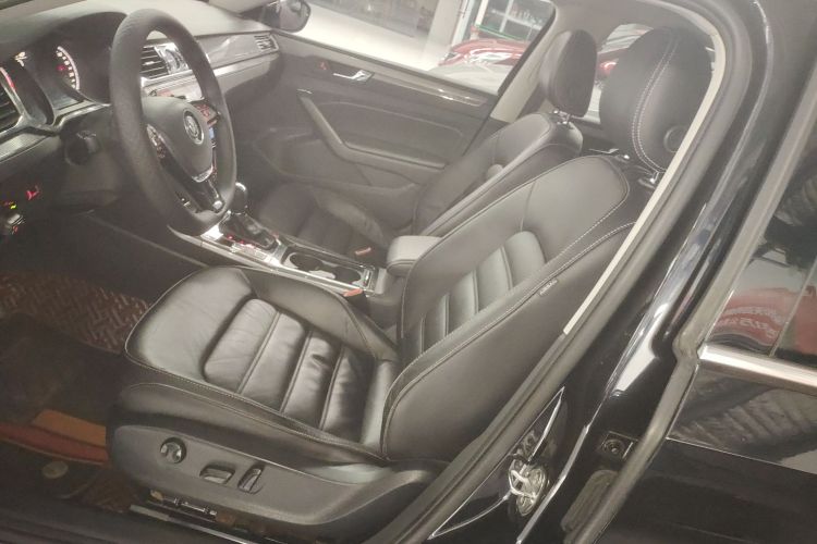 大众 帕萨特 2016款 330TSI DSG尊荣版中控内饰19