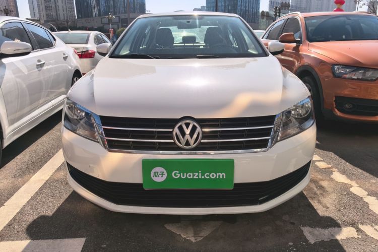 大众 朗逸 2013款 改款经典 1.6L 手动风尚版车身外观2