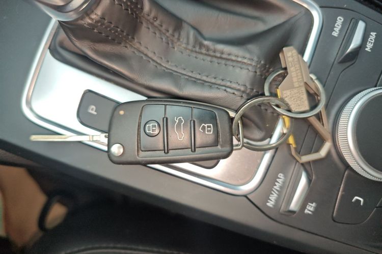 奥迪Q2L 2021款 35 TFSI 进取动感型中控内饰11