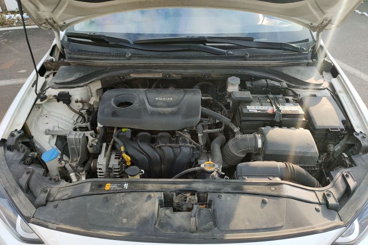 现代 领动 2016款 1.6L 自动智炫·精英型机舱底盘24