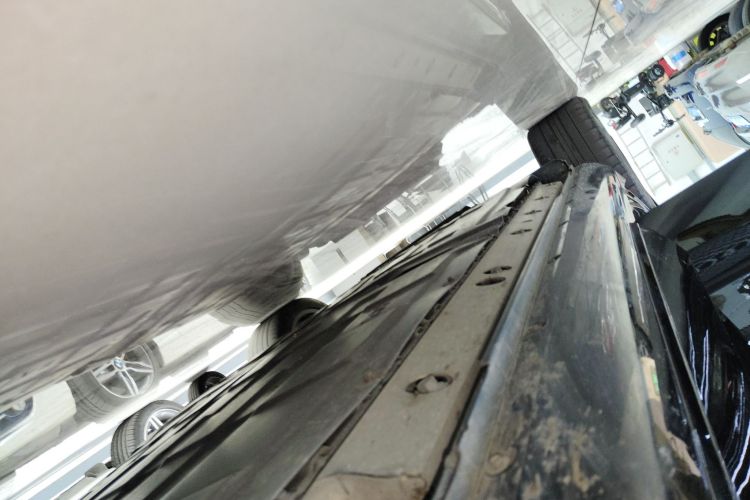 鸿蒙智行 问界M5 2022款 纯电四驱性能版局部细节9001