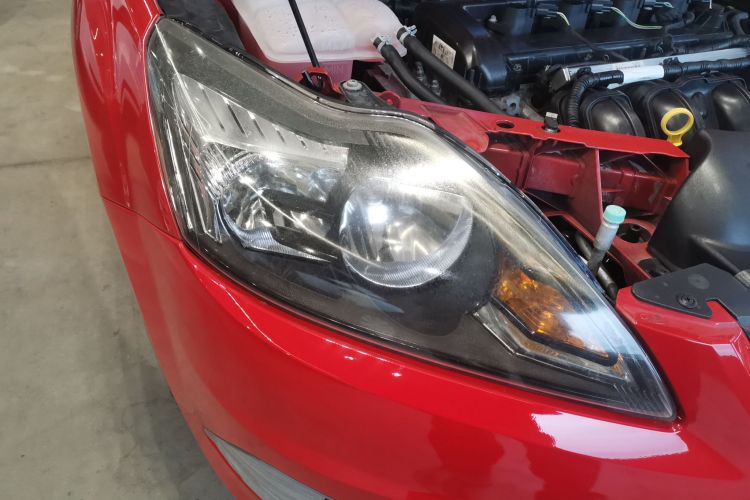 福特 福克斯 2013款 两厢经典 1.8L 自动基本型车身外观8