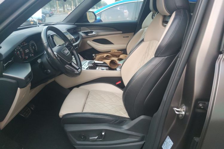 奥迪Q6 2023款 50 TFSI quattro 凌云版 edition one中控内饰19