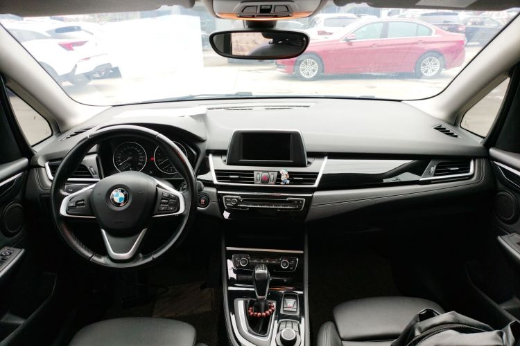 宝马2系旅行车 2016款 218i 运动设计套装中控内饰7002