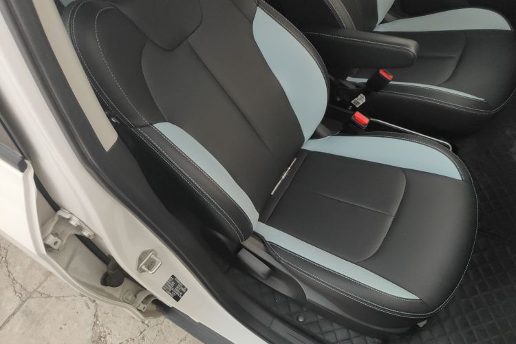 哪吒汽车 哪吒V 2021款 长续航娱乐版局部细节41