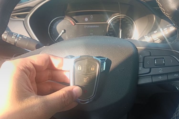 凯迪拉克XT4 2018款 28T 四驱领先型中控内饰11