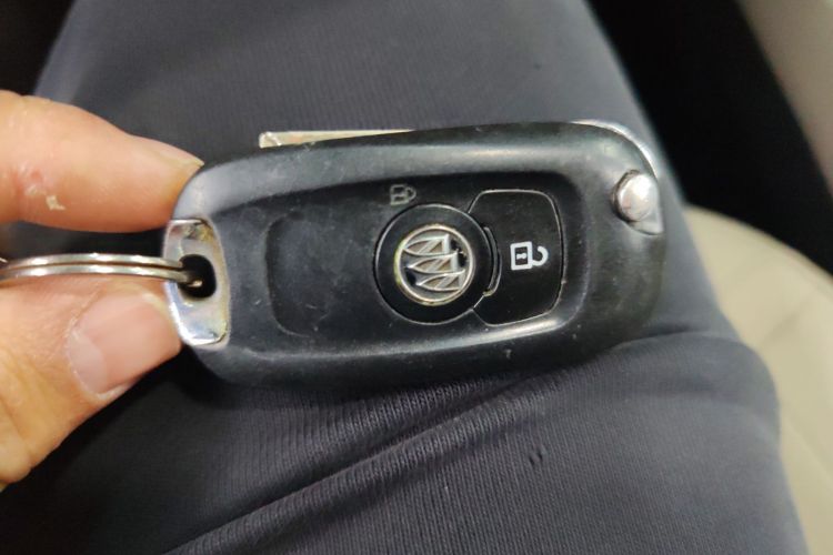 别克GL6 2019款 18T 6座精英型 国VI中控内饰7001