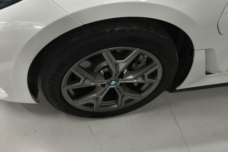 宝马i3 2022款 eDrive 35 L车身外观6007