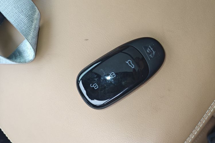 理想汽车 理想ONE 2021款 增程6座版中控内饰11