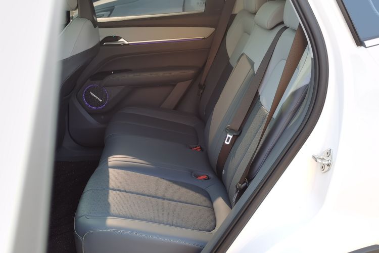 奔腾 悦意03 2025款 445km 欢悦版中控内饰7004