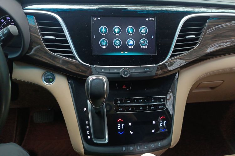 别克GL8 2017款 ES 28T 豪华型 国V中控内饰16