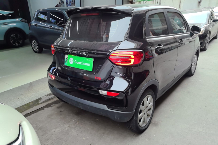 零跑汽车 零跑T03 2022款 炫晶版车身外观7