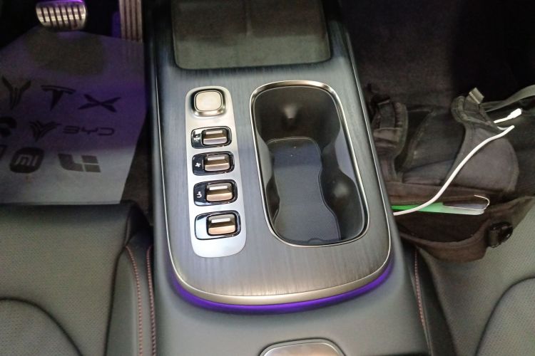 小米汽车 小米SU7 2024款 四驱超长续航高阶智驾Max版局部细节18