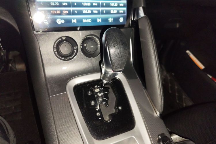 标致3008 2019款 350THP 自动领先版中控内饰18