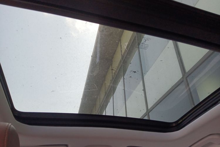 标致4008 2017款 350THP 精英版中控内饰22