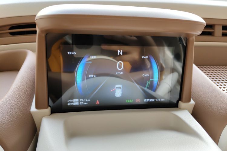 奔腾小马 2025款 222km 灵动马中控内饰14