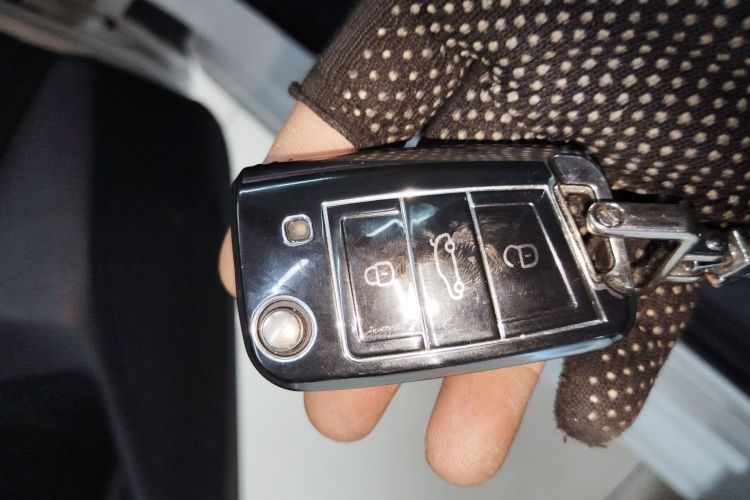 大众 宝来 2023款 300TSI DSG尊行版中控内饰11