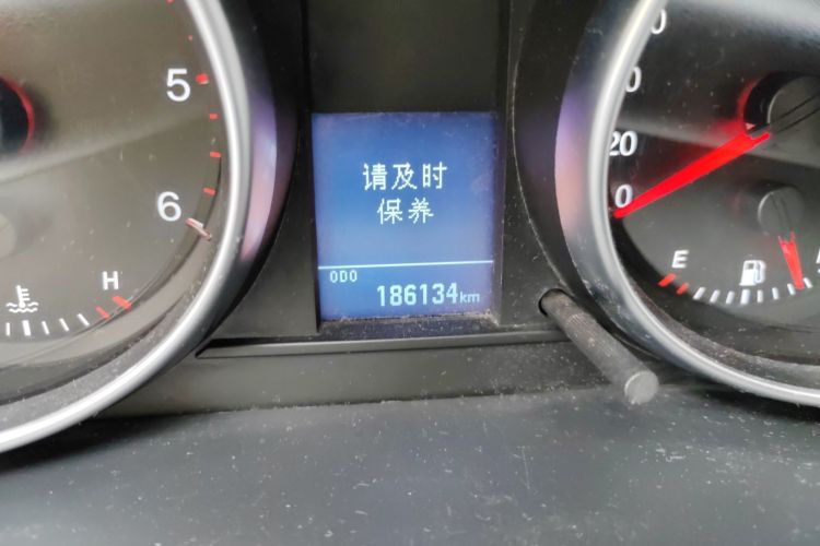 哈弗H6 2014款 升级版 2.0T 柴油 手动两驱都市型中控内饰15